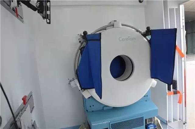 時(shí)間就是生命 依維柯New Daily改裝國內(nèi)首臺(tái)移動(dòng)CT腦卒中救護(hù)車